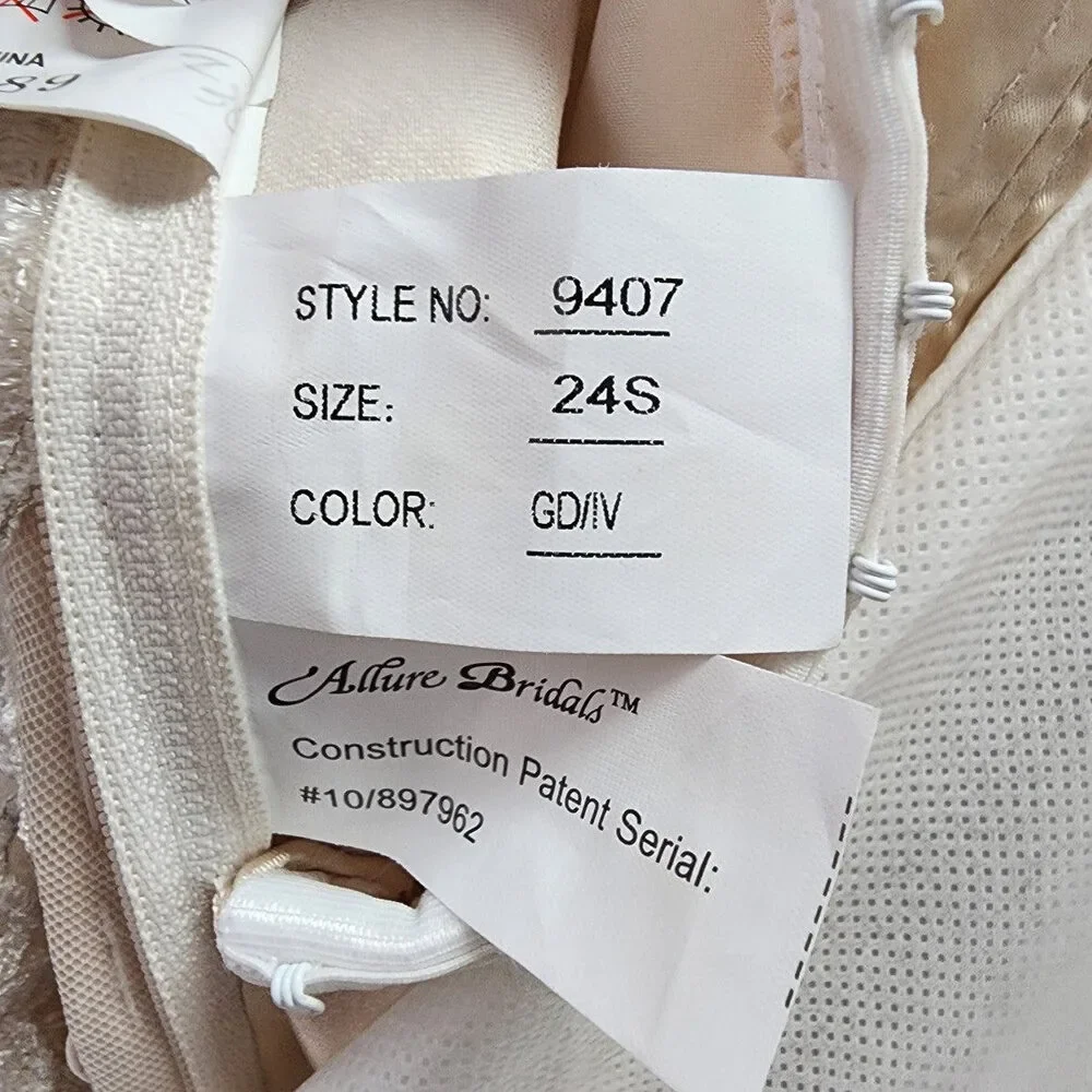 Allure Bridals 9407 Ivory Lace Mermaid Wedding Gown Size 1x-2x - Picture 9 of 11